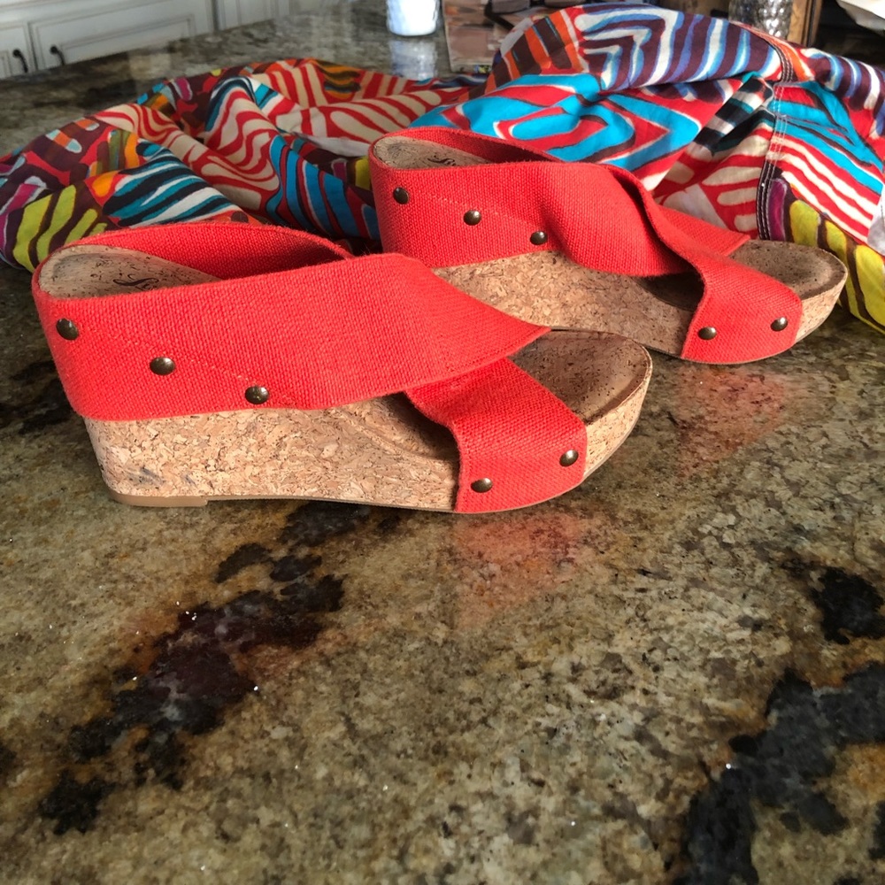 Lucky Brand Orange Wedges - Picture 2 of 6